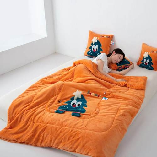 折叠加厚牛奶绒抱枕被子两用汽车靠垫枕头被办公室沙发午睡空调被 - 图2