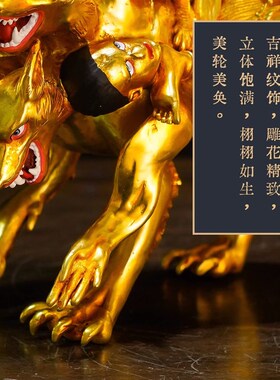 藏式尼泊尔工艺纯铜骑狼母佛像手工錾刻精品仿古鎏金铜像七寸摆件