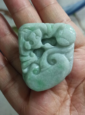 天然翡翠吊坠雕刻件手把件飘花