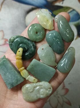 天然翡翠特色杂件如意福瓜叶