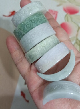 天然翡翠手牌雕刻件光面