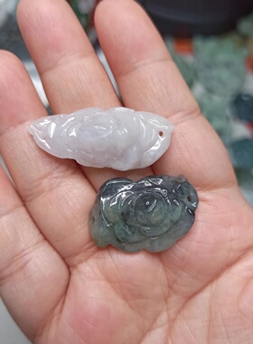 天然翡翠手排雕刻件手牌
