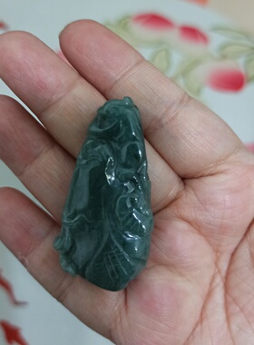 翡翠吊坠雕刻件手把件飘花貔貅