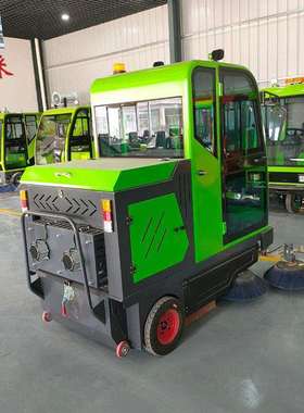 山东驾驶室扫地机全封闭式五刷电动扫地车工厂车间清扫车