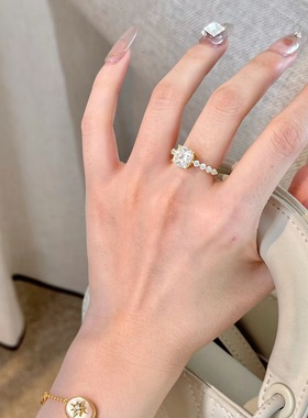 小众设计轻奢中古风方糖白钻戒指