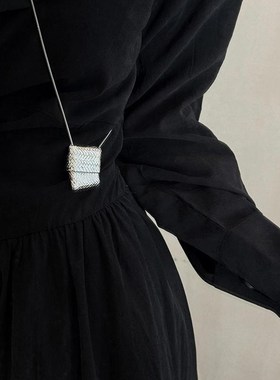 银色编织包包长款吊坠项链毛衣链女20G24新款时尚穿搭设计感配饰