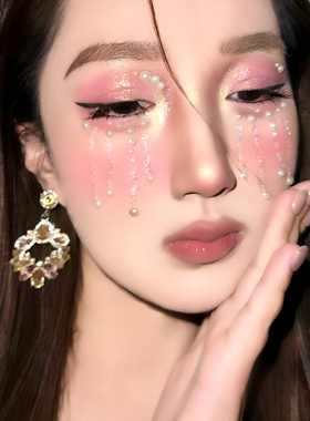 珍珠落泪妆！万圣节脸贴