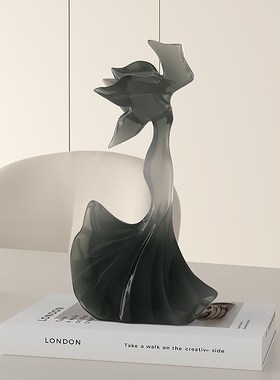 艺术摆件奶油风抽象客厅酒柜样板房装饰品简约创意高级感小众摆设