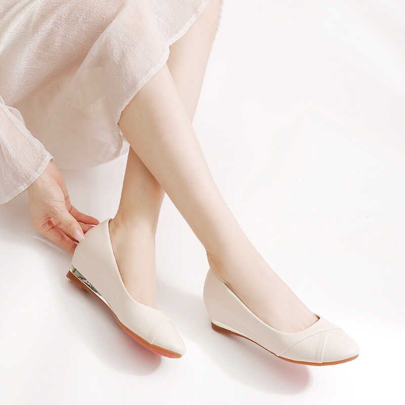 坡跟单鞋女春秋新款软底软皮不累E脚妈妈鞋圆头浅口内增高豆豆鞋,淘宝优惠券,粉丝福利购,淘宝优惠卷