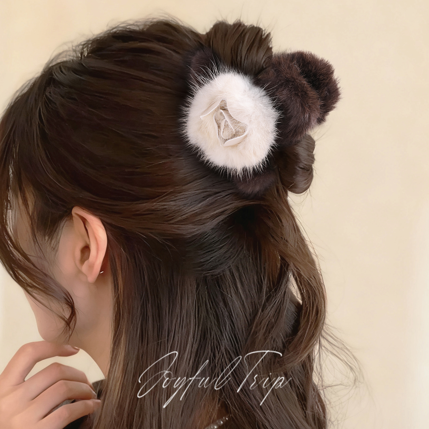 2025秋冬可爱毛绒花朵抓夹女新款高级感洋气时尚中号半扎发夹发饰 - 图3