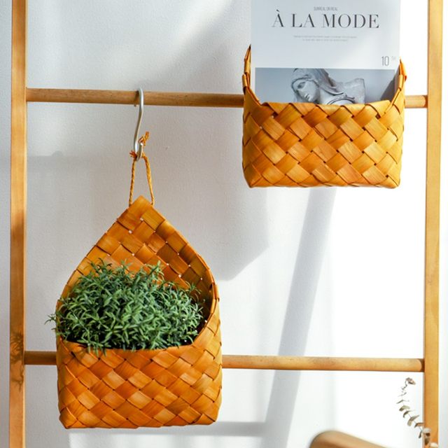 Handmade Japanese rattan wood chips hand-held woven basket can be hung in kitchen onion, ginger, garlic storage basket snacks, dried flower storage