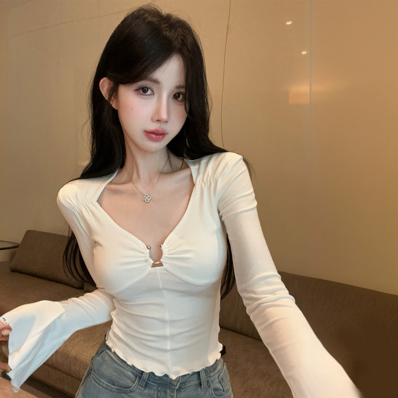 纯欲辣妹性感低胸v领鱼骨上衣女春季新款喇叭袖打底衫长袖内搭T恤,淘宝优惠券,粉丝福利购,淘宝优惠卷