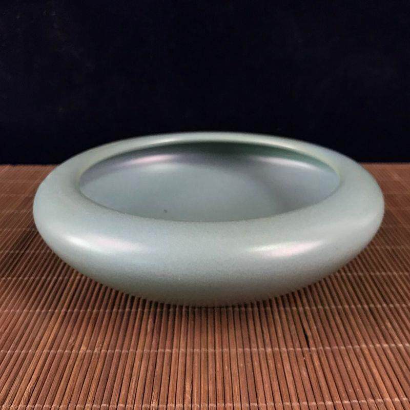 Antiques and miscellaneous retro crafts, old blue glaze pen wash, ashtray, home living room decorations