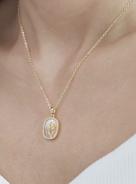 CVON天然贝壳项链配饰女高级感花朵贝母吊坠小众夏日气质锁骨链