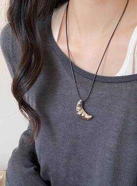 韩系极简牛角包黑绳项链新款气质文艺设计小众个性长款毛衣链