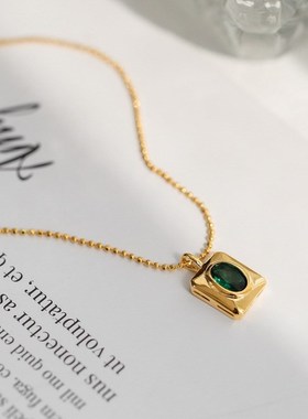 小众轻奢方牌绿水晶项链女夏锁骨链颈链装饰吊坠百搭高级设计感