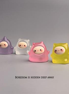 无聊瞭，摆几个夜光果冻精灵治愈电脑桌面工位办公桌小摆件装饰品