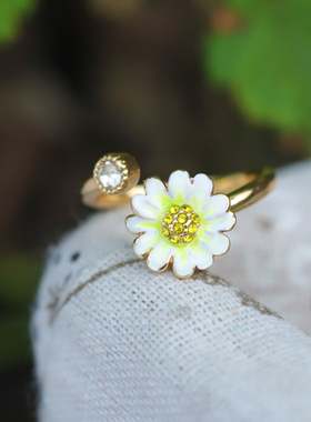SELENICHAST雏菊戒指花朵轻奢小众精致感指环女友情侣礼物手饰