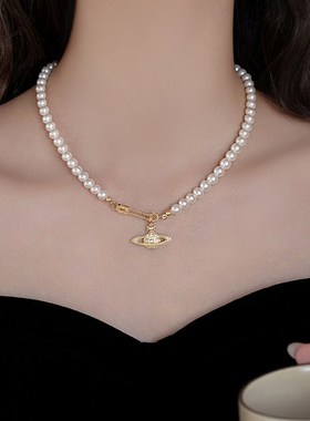 星球回纹针吊坠珍珠项炼女小众设计感锁骨炼2025新款爆款轻奢颈炼