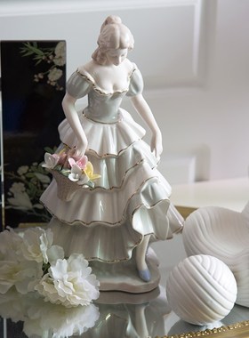 中古瓷偶提裙女孩高级感法式公主桌面小屏风氛围感装饰陶瓷蓝摆件