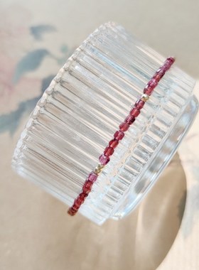 红黛天然石榴石方糖细小精致显白轻奢弹力闪串珠手链串女气质文艺