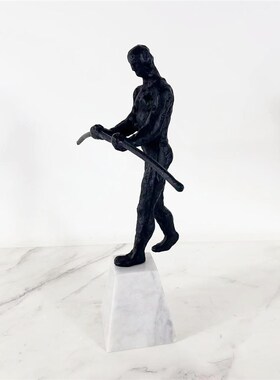 现代极简轻奢黑色合金平衡人物摆件抽象人像极简样板房软装饰品