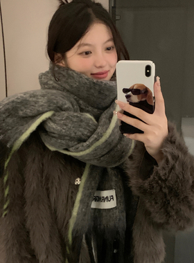 小众纯色围巾女冬季2023新款高级感保暖加厚披肩两用护颈围脖棕色