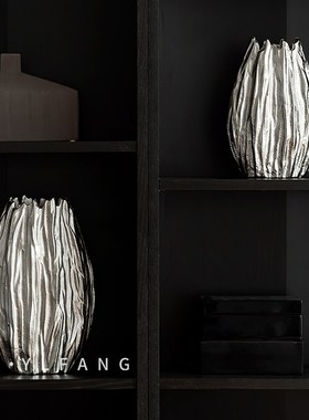 一匚轻奢金属竖纹花瓶摆件 样板间售楼处Q酒店玄关桌面摆件