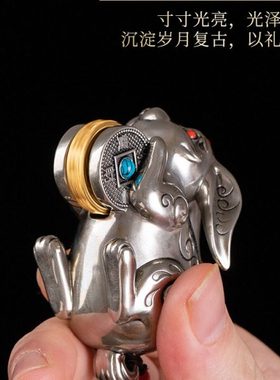 白铜兔子手把件桌面聚财摆件可旋转铜钱转钱家居饰品把玩解压礼品
