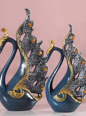 情侣天鹅摆件创意轻奢家居酒柜客厅装饰品乔迁礼品高档树脂工艺品