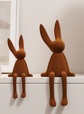 极简奶油风少女心儿童房书房书桌酒柜吊脚卡通公仔桌面小摆件