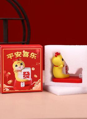 2025新款金蛇摆件手机懒人支架办公室公仔装饰创意可爱蛇年礼品物