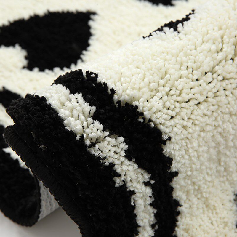 Cream style carpet bedroom bedside blanket high-end room carpet master bedroom strip iRns floor mat black and white foot mat