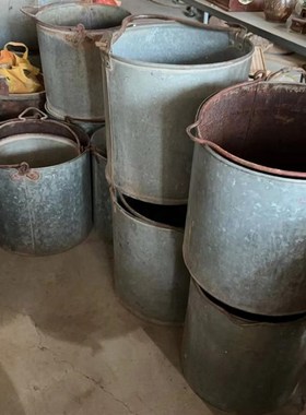 怀旧老式盛水铁皮水桶老洋水桶装饰民俗老物件摆件农村老东西收藏