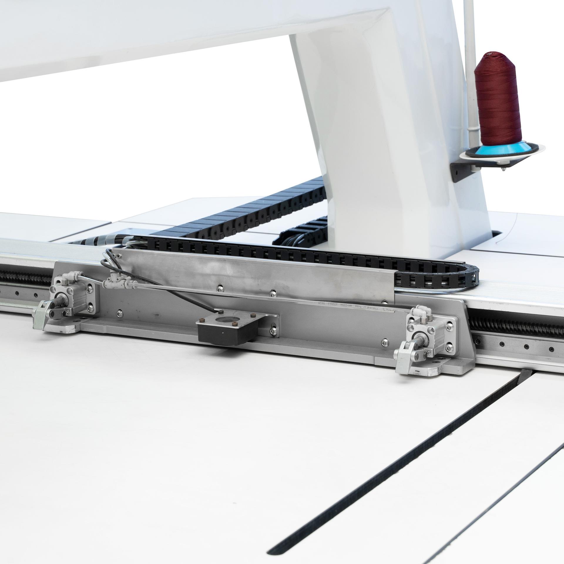 全自动电脑花样机大范围羽绒服缝纫设备厚料缝纫机汽车脚垫模板机 - 图2