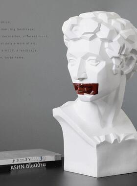 家居饰品创意北欧样板房现代艺术电视柜落地轻奢人像雕塑客厅摆件