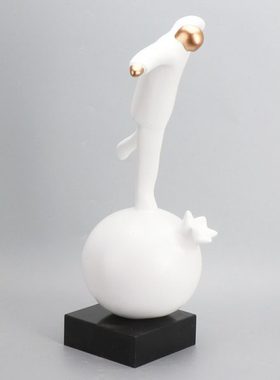 现代简约轻奢雕塑人物艺术品摆件玄关客厅桌面酒店会所样板间饰品