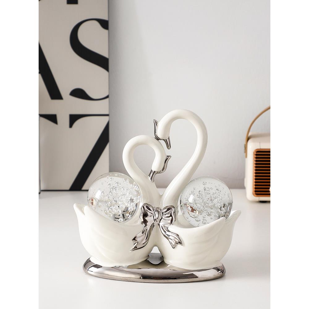 水晶球情侣天鹅摆件现代轻奢家居玄关客厅酒柜电视柜子装饰品对象 - 图2