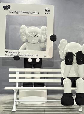 网红kaws大摆件芝麻街公仔玻璃钢雕塑暴力熊坐姿奶茶店铺打卡装饰