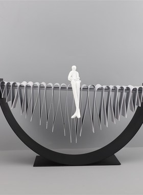 现代轻奢人物造型艺术品摆件样板房间家J居电视柜金属创意软装饰