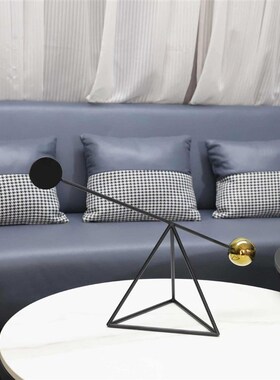 现代简约几何金属三角平衡摆件客厅电视柜样板间售楼处软装饰工厂