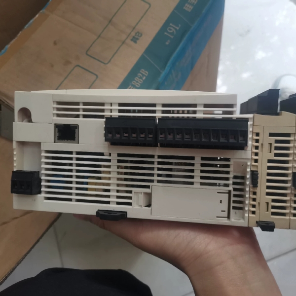 plc一套tm238ldd24dt，tm2dra1.议价 - 图0