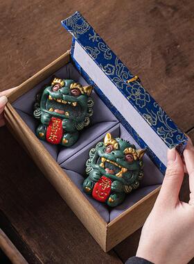 新中式小狮子净心喜乐一对笔架笔搁书房镇纸摆件彩金高档桌面装饰