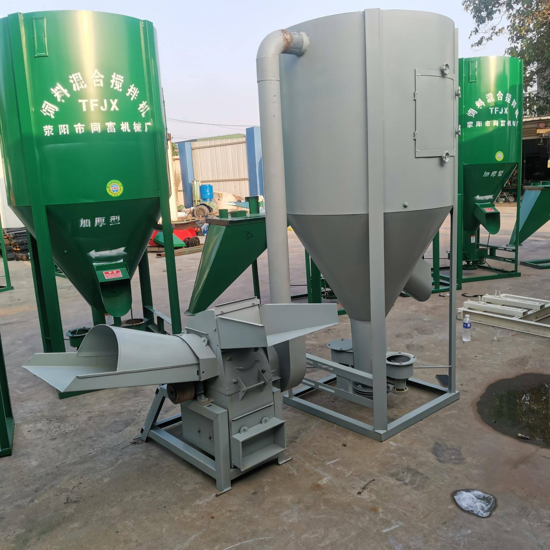 猪饲料搅拌粉碎一体机自吸式玉米粉碎搅拌机1吨容量牛羊饲料机 - 图2