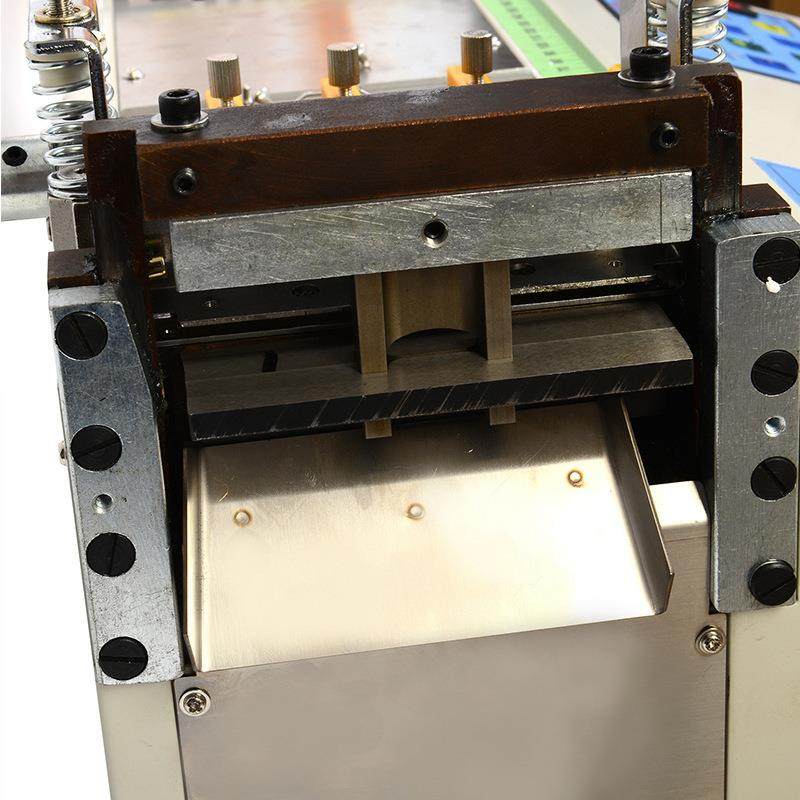 厂家魔术贴切圆角机粘扣织带倒角设备异形滚切机电脑全自动裁剪机,淘宝优惠券,粉丝福利购,淘宝优惠卷