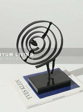 本与家居现代抽象舞蹈人物玄关摆件售楼处样板间客U厅书房酒柜装