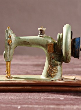 美式乡村复古做旧缝纫机摆件道具家居软装饰品服装店橱窗创意礼物