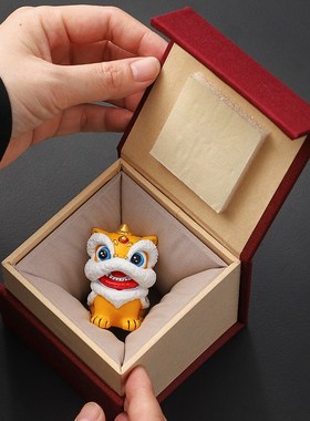 国风黄色喜庆醒狮小摆件高级感小众桌面装饰工艺品创意生日礼物