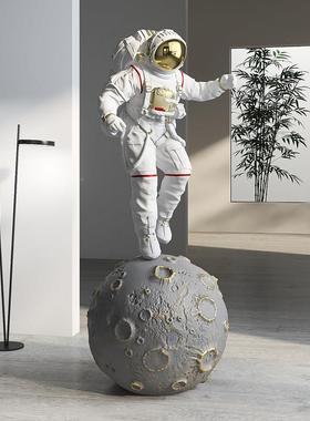 场轻奢宇员航大型礼落地客厅装饰hm127摆件太空人雕塑商店铺开业