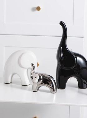 天鹅摆件陶瓷创意轻奢高档高级感客厅酒柜电视柜玄关装饰品展示柜